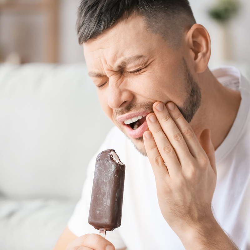 Dents sensibles au froid : causes réelles et remèdes efficaces — Le guide complet 2026