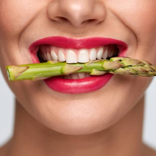 Alimentation et santé dentaire en 2026 : ce qui abîme vraiment vos dents — et ce qui les protège