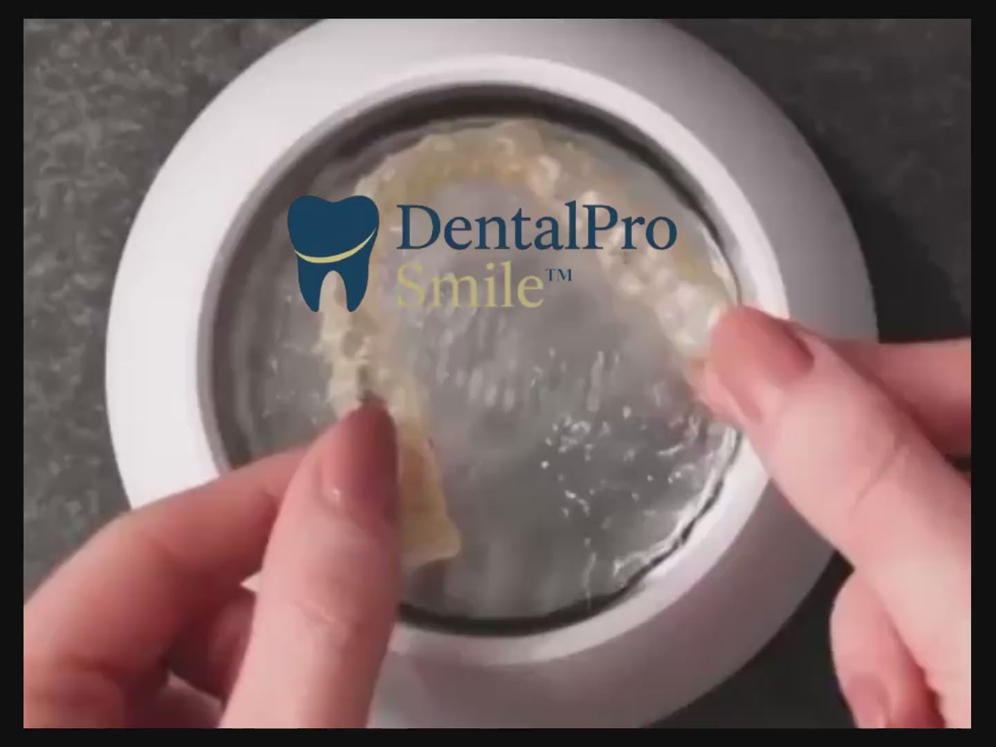 Nettoyage a ultrason d'appareils dentaires & Aligners dentaires